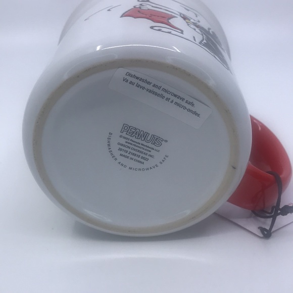 Large Snoopy Mug Halloween Vampire Fangtastic 2022 Peanuts Worldwide by Gibson - Picture 3 of 9